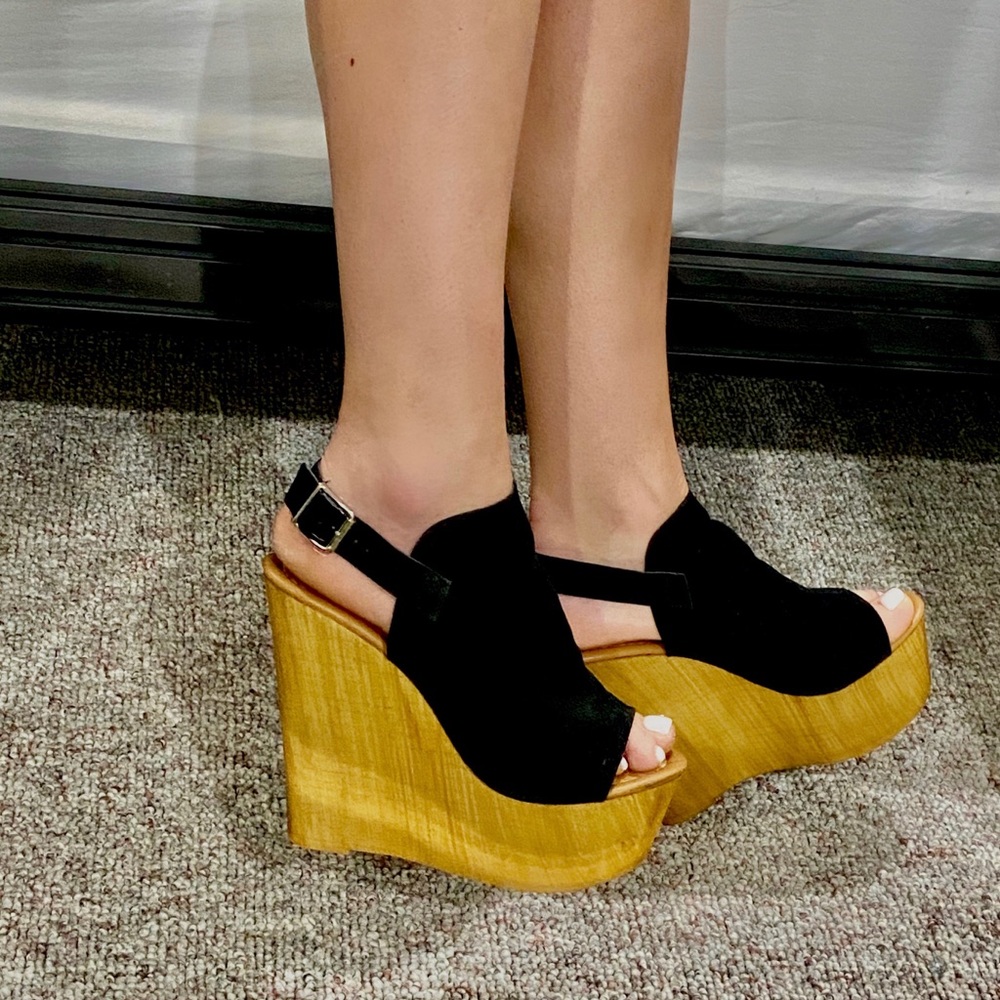 Steve Madden Brandey Wedge Sandal 9 never worn